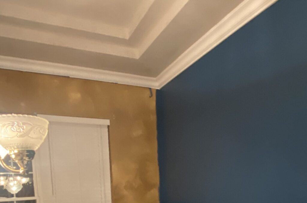 Wall paint, dining room paint, dining room renovations, color of the year, ppg paints, Chinese Porcelain 